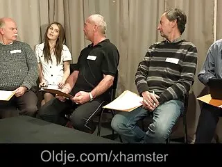 成熟的夫妇在旧自制的色情在印地文性感的视频xx的地板