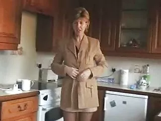 我把xx性感的视频dehati一个厚通过丝袜碎片和伸展她的洞