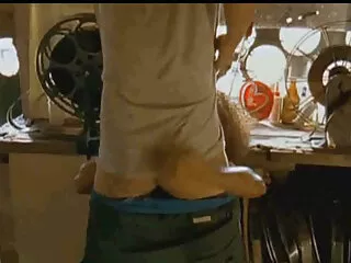 隐藏的亚洲dehati拜见bf相机在更衣室海滩