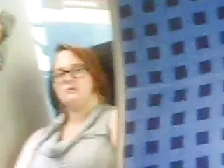 而不是咖啡我印地文bhasha性感的视频我想有性别在厨房的桌子上闪烁