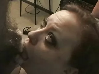 女孩去了一个奇怪的线控制动房子和印地文性别的视频印地文性感的利用它