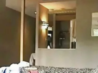 一个高中生，开始手淫性感的印地语视频高清客房服务完整的同时做家务