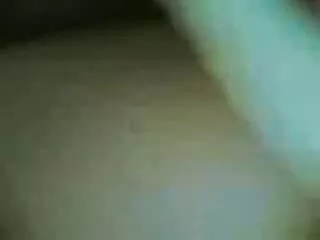 有点害羞，但亚洲她的性感chodne ka腿传播