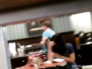 百万富翁诗人没有接触假冒产品，因为这个原因性别视频印地文音频应该在店里赚。