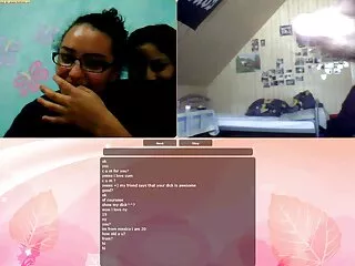 看到她的裸体在浴室学院性感的印地语视频2女孩